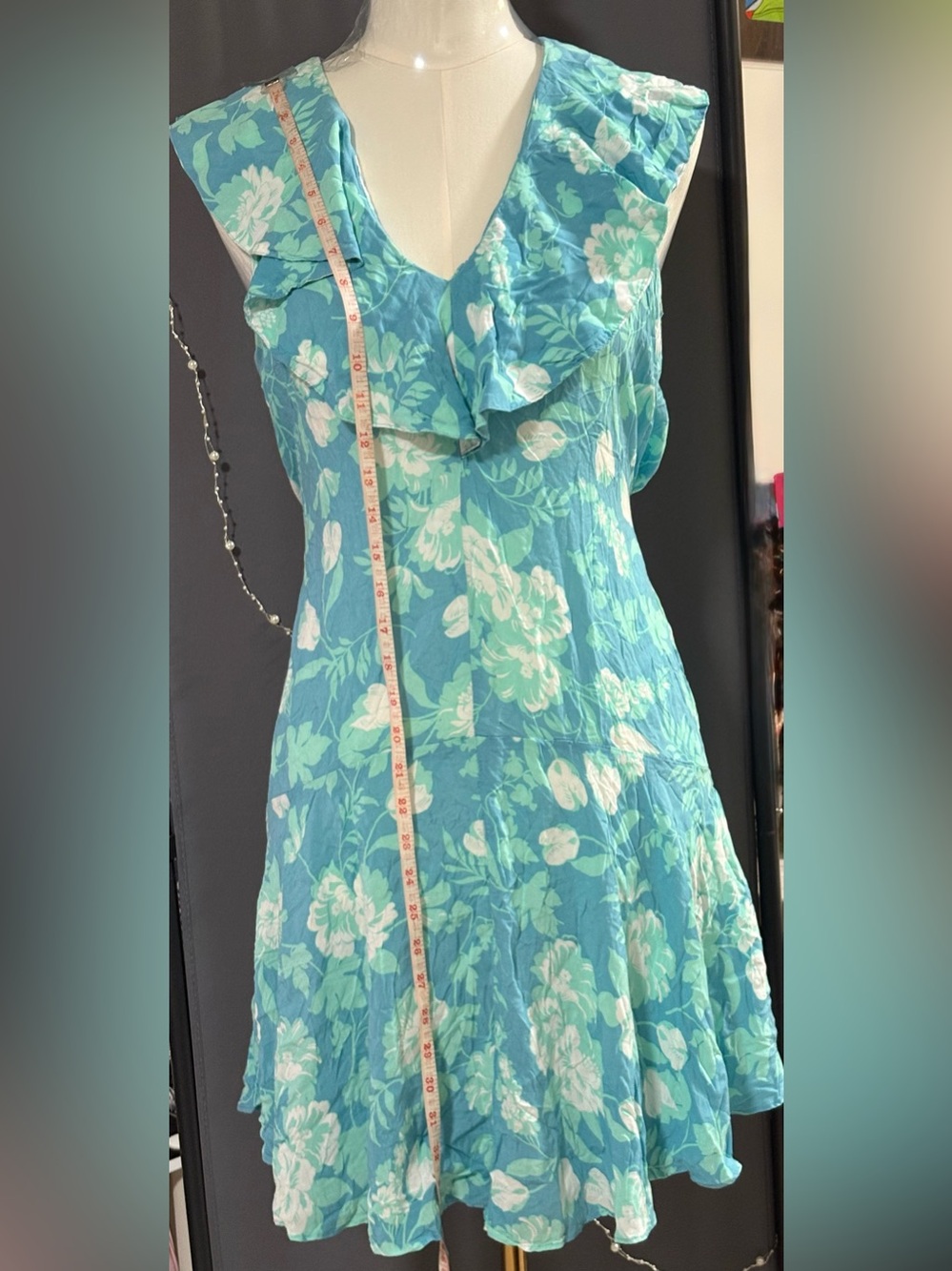 Calvin Klein Floral Challis Ruffle Hem
Dress Blue , 100% Rayon - Size 8 - Picture 16 of 17